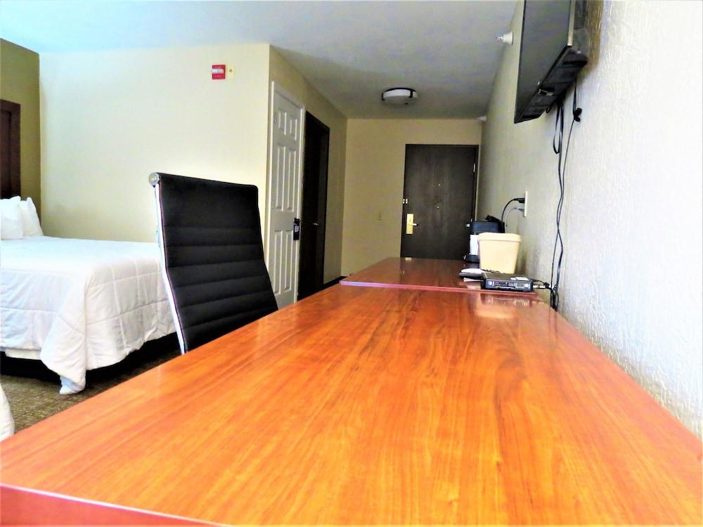 Comfort Inn & Suites Fairborn Near Wright Patterson Afb מראה חיצוני תמונה