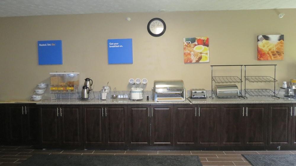 Comfort Inn & Suites Fairborn Near Wright Patterson Afb מראה חיצוני תמונה