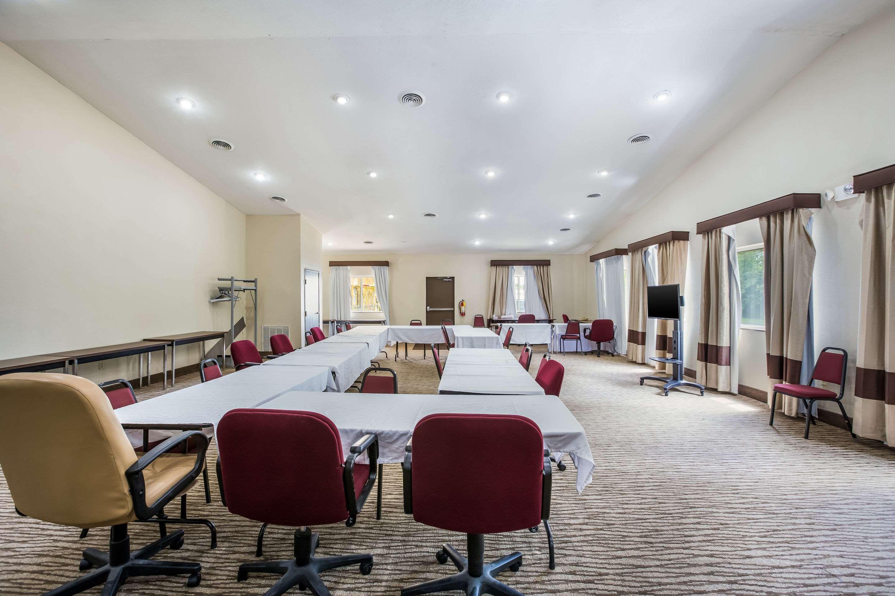 Comfort Inn & Suites Fairborn Near Wright Patterson Afb מראה חיצוני תמונה