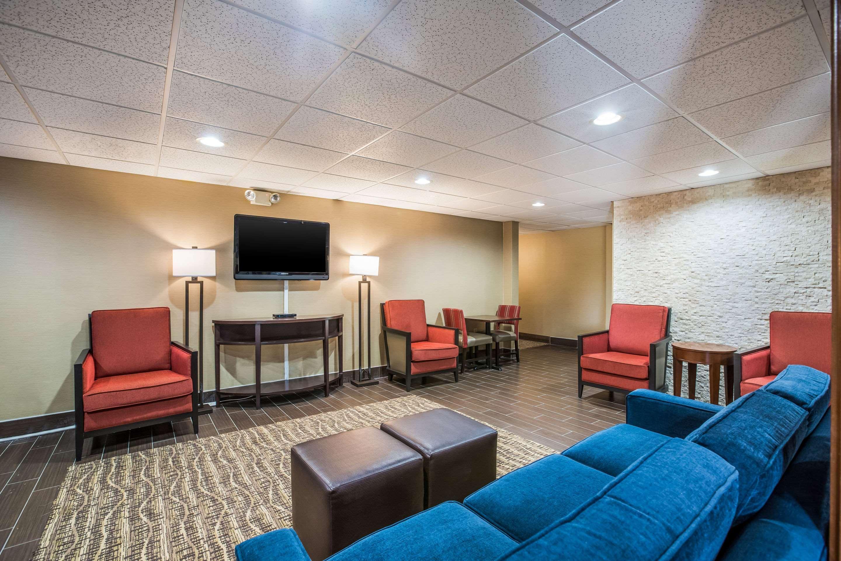Comfort Inn & Suites Fairborn Near Wright Patterson Afb מראה חיצוני תמונה