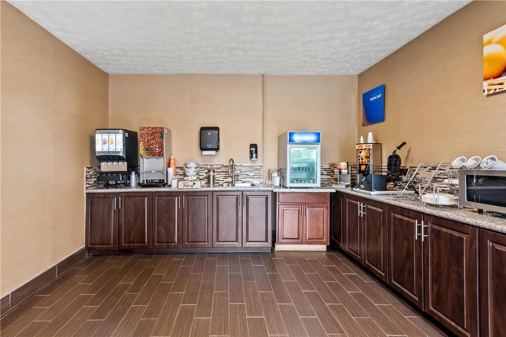 Comfort Inn & Suites Fairborn Near Wright Patterson Afb מסעדה תמונה